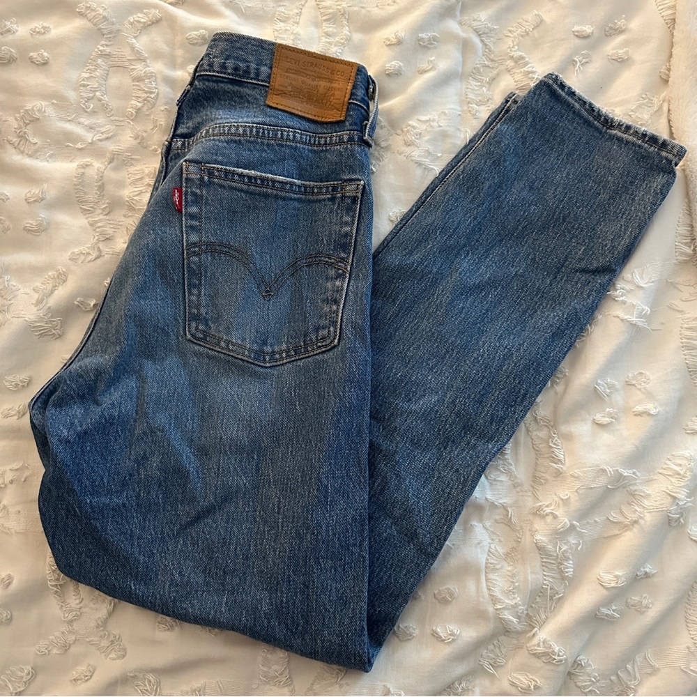 Levi’s Wedgie Jeans